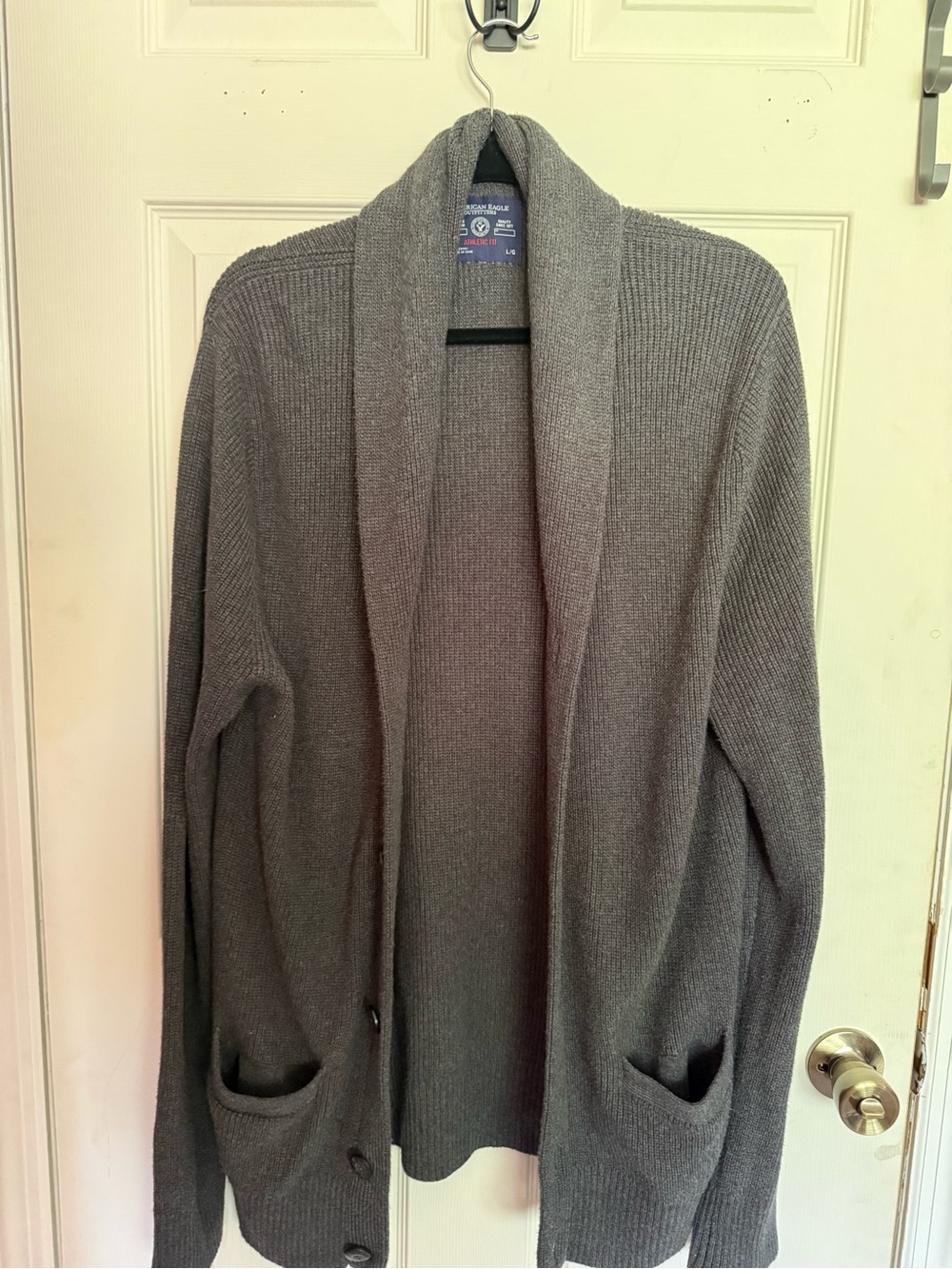 American Eagle Men’s Gray Knit Cardigan | Large